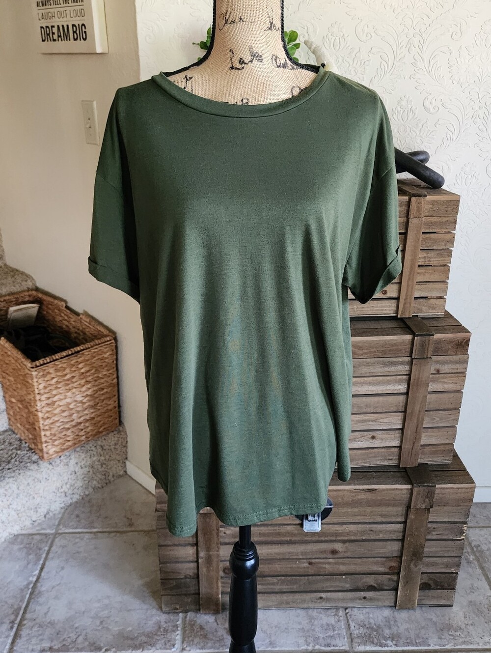 Classic Olive Green Women's Short Sleeve Top